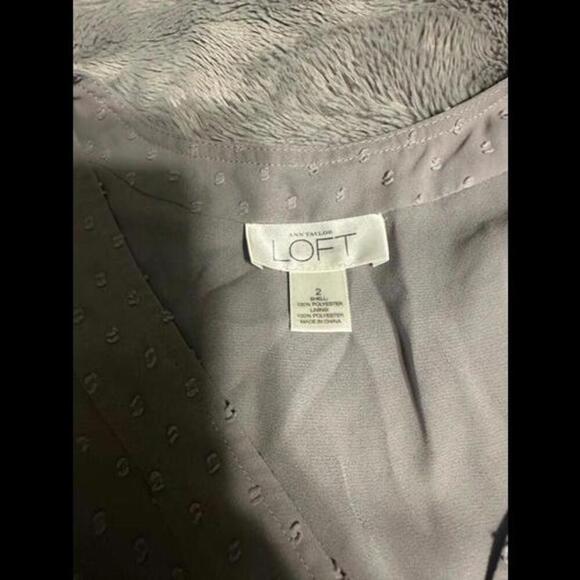Ann Taylor LOFT Gray Polka Dot Button-Front Blouse - Size 2 - Picture 2 of 2